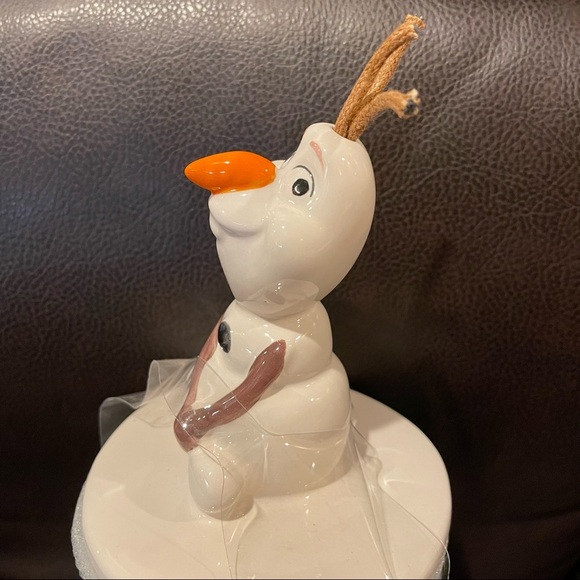 Rae Dunn WORTH MELTING FOR Disney Frozen Ceramic Cup with OLAF topper BRAND NEW! - Picture 3 of 3